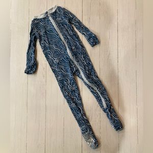 Footie Pajama; Kickee Pants 9-12 months, Blue Waves Print (Blue and white)